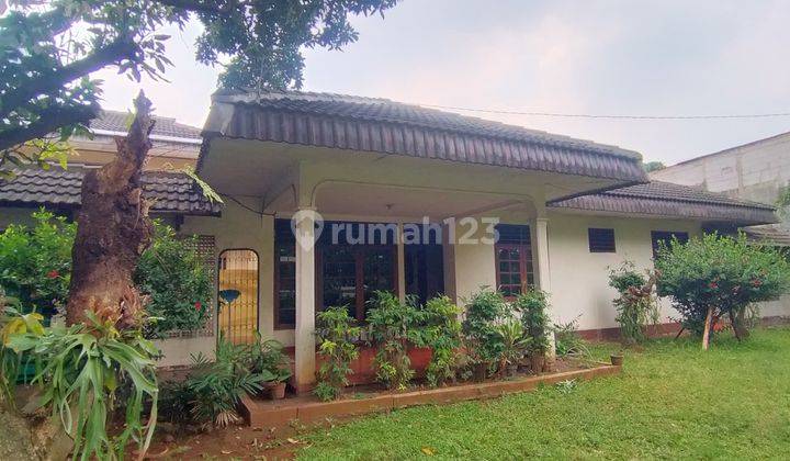 Rumah Bagus Halaman Luas Strategis Dekat Pusat Niaga, Kramat Jati 2