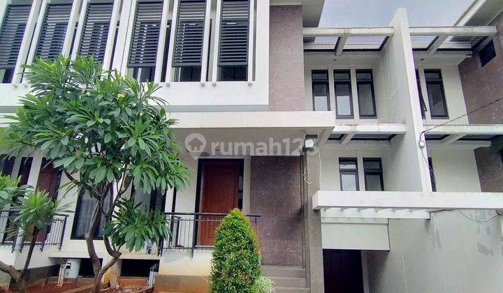 Rumah Bagus Townhouse Eksklusif Nyaman Dekat Tol Elm E, Ragunan 1