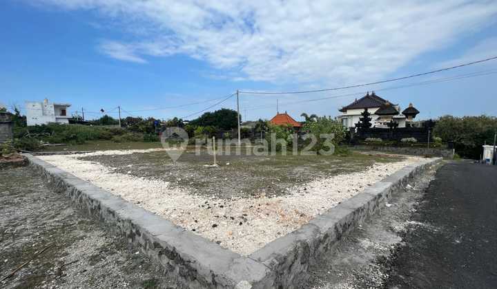 Tanah Posisi Hook SHM Zona Kuning Lingkungan Nyaman Badung Bali