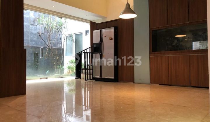 Rumah Jl Tulodong Bawah Iv Senopati Kebayoran Baru Jakarta Selatan 7