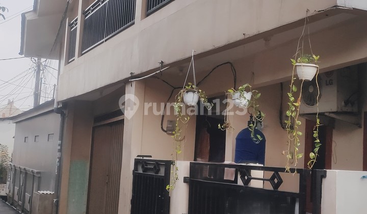 Dijual Rumah Tinggal dengan Kontrakan di Larangan Utara Tangerang