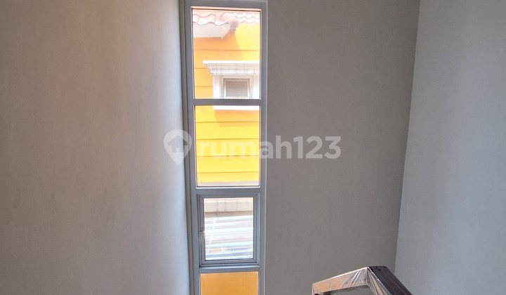 Dijual Rumah 3 Lantai Dalam Komplek Omaha Village Kelapa Dua 2