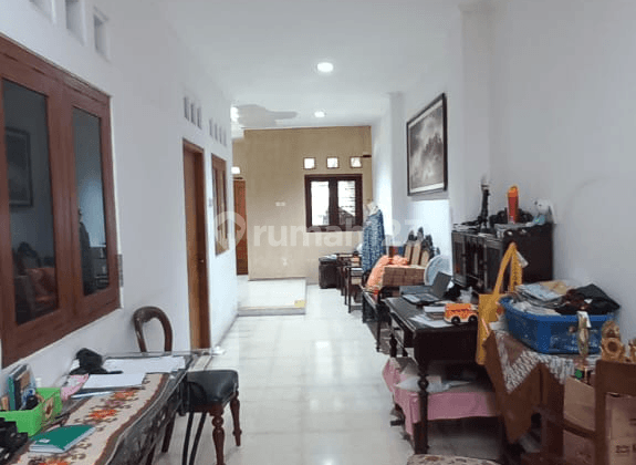RUMAH MINIMALIS DI SERENGAN SURAKARTA HALAMAN LUAS DAN ASRI 2