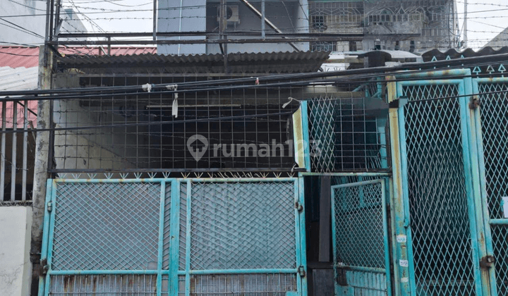  Rumah 2,5 Lantai Kawasan Krukut Taman Sari 1