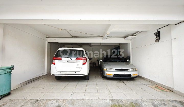 Dijual dan Disewakan Rumah Modern Area Strategis di Gandaria Dijual dan Disewakan Rumah Modern Area Strategis di Gandaria