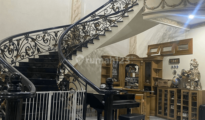 RUMAH MEWAH FULL MARMER DI KOMPLEK TAMAN ANGGREK BANDUNG 1