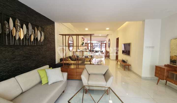 RUMAH HOEK MODERN MINIMALIS DALAM KOMPLEK DI SINABUNG KEBAYORAN BARU 2