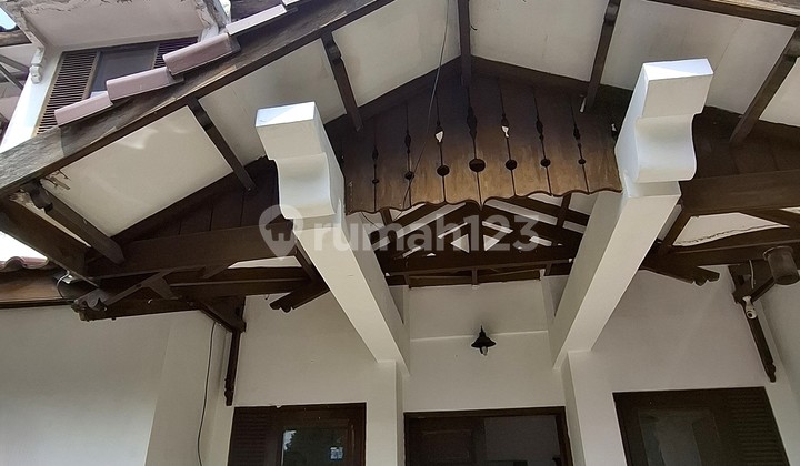 Dijual Rumah Tinggal dengan Kosan 8 Kamar Area Pejaten Barat Furnished Dijual Rumah Tinggal dengan Kosan 8 Kamar Area Pejaten Barat Furnished