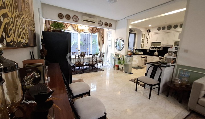 FOR SALE AND FOR RENT MODERN RESIDENCE WITH SWIMMING POOL IN MENTENG 2