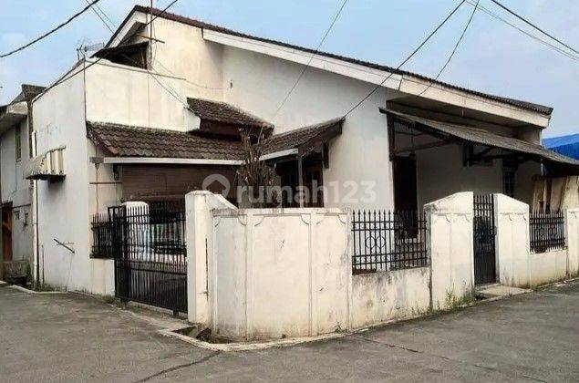 Rumah 2 Lantai Dalam Komplek Taman Mangu Indah 1