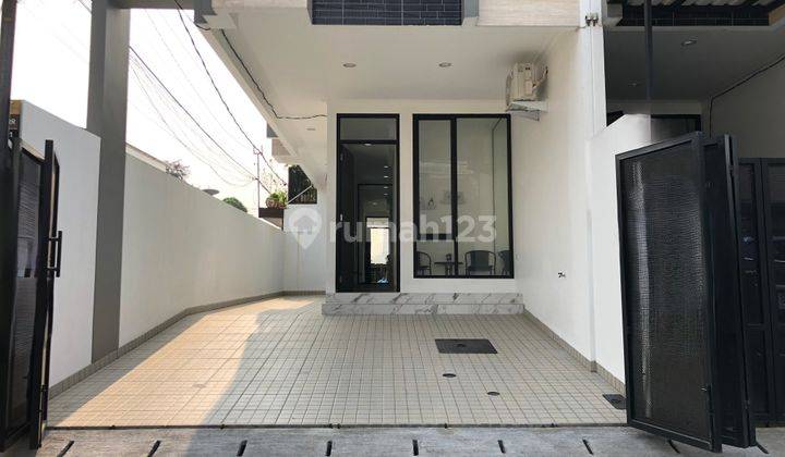 Rumah Baru Minimalis Modern 3 Lantai Kawasan Duri Kepa 1