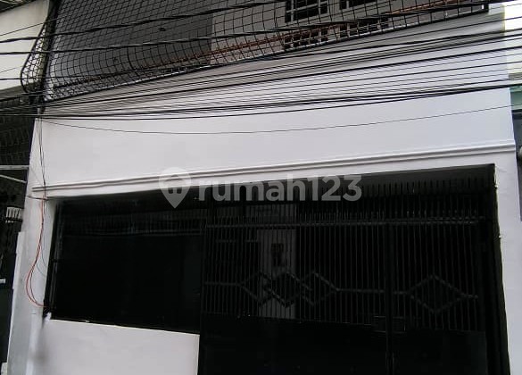 FOR SALE NEWLY RENOVATED 2-STORY HOUSE IN JELAMBAR BARU, WEST JAKARTA FOR SALE NEWLY RENOVATED 2-STORY HOUSE IN JELAMBAR BARU, WEST JAKARTA