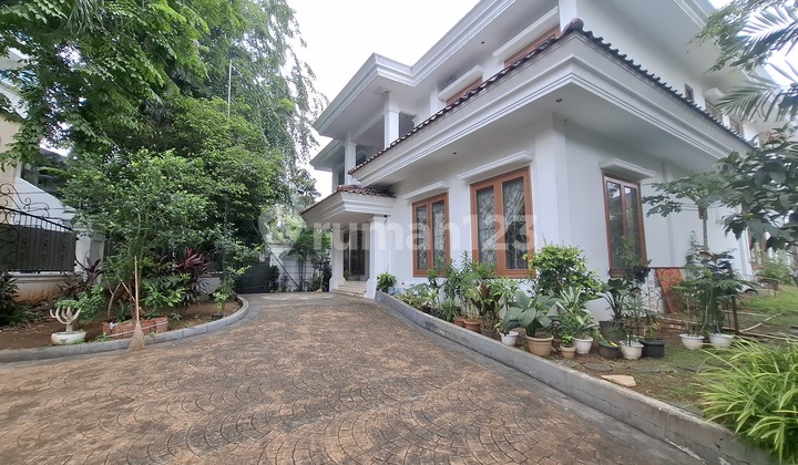 DIJUAL RUMAH MEWAH AREA KINTAMANI SETIABUDI HALAMAN LUAS