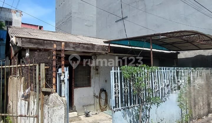 Dijual Rumah Tua Cocok untuk Investasi Koskosan atau Tempat Tinggal