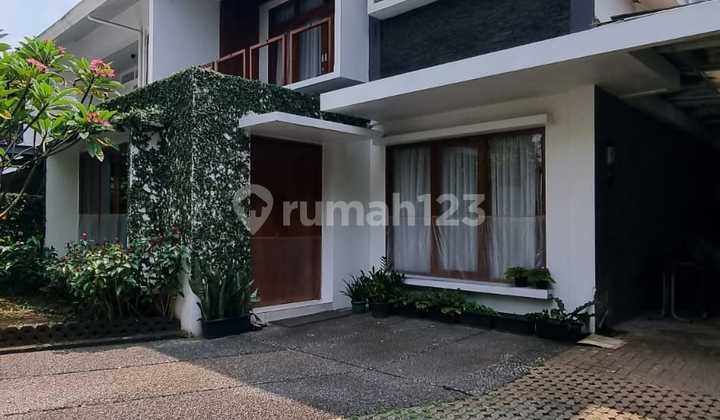 RUMAH HOEK MODERN MINIMALIS DALAM KOMPLEK DI SINABUNG KEBAYORAN BARU 1