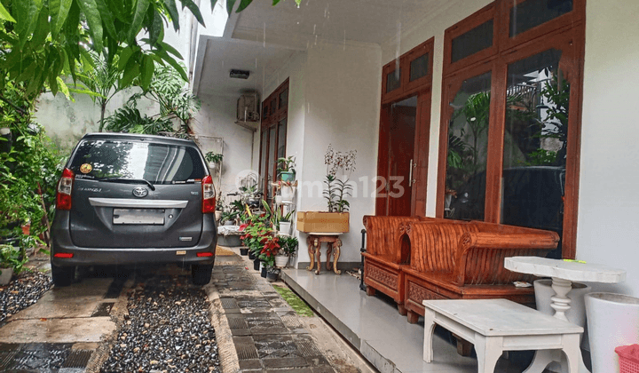 Rumah Tinggal Asri Di Mampang Prapatan Dekat Cbd Kuningan 1