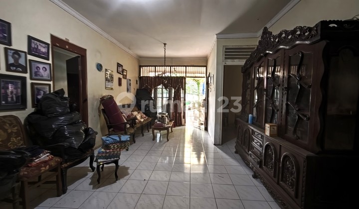 For Sale Old House, Land Area Counted, in Pasar Minggu Palapa Area For Sale Old House, Land Area Counted, in Pasar Minggu Palapa Area