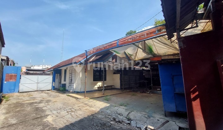 Dijual Rumah Ex Workshop Design Interior di Area Joglo Kembangan