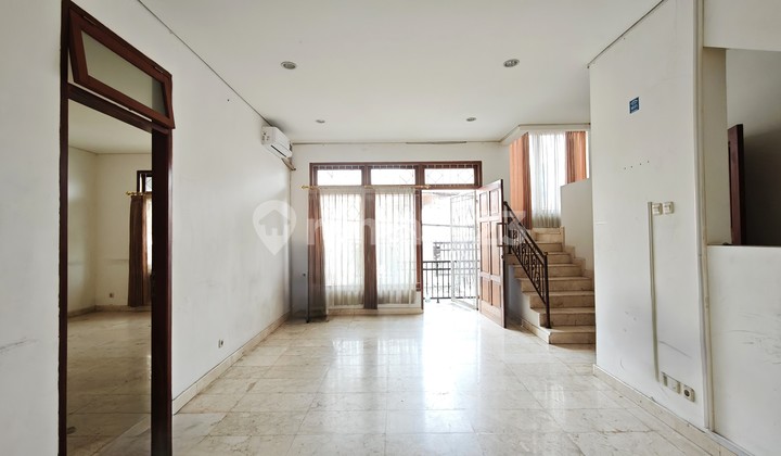 Dijual dan Disewakan Rumah Modern Area Strategis di Gandaria 2