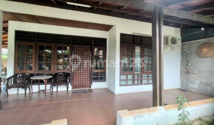 Land for Sale with Bonus Residential House in Pangkalan Jati, Depok Area Land for Sale with Bonus Residential House in Pangkalan Jati, Depok Area