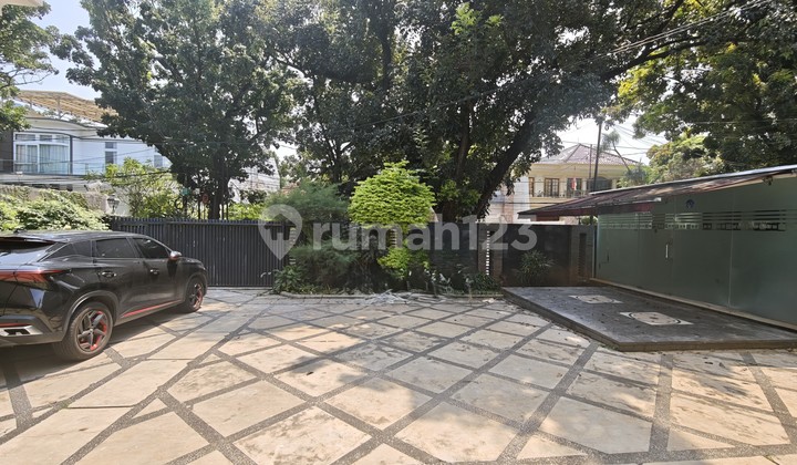 Disewakan Rumah 2 Lantai Dekat dengan Area Perkantoran di Menteng Disewakan Rumah 2 Lantai Dekat dengan Area Perkantoran di Menteng