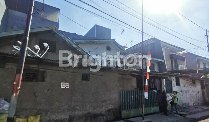 Rumah  Petojo Cideng 342m2 Jalan 2 Mobil Hitung TANAH jakarta Pusat