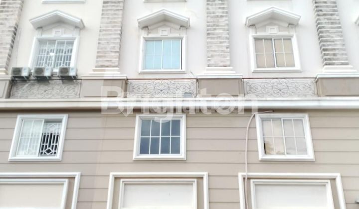 CBD Green Lake 4-Story Shop House 4.5 x 15 Tangerang Ready to Occupy