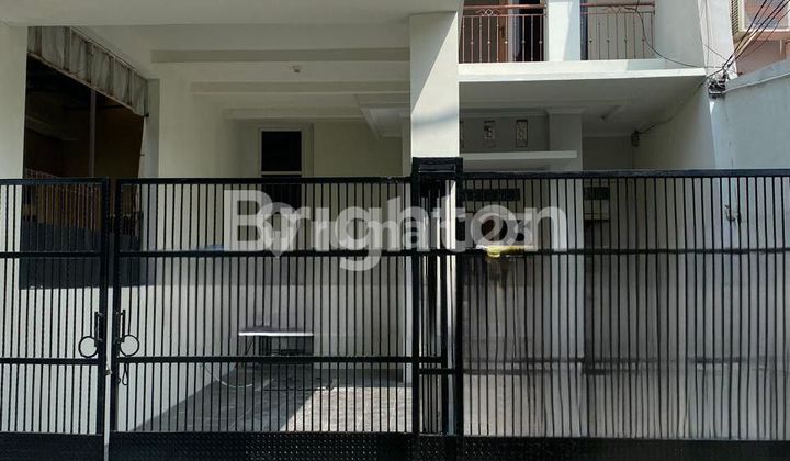 Rumah Taman cosmos 2 tingkat 6 x 19 Sudah Renovasi Jakarta Barat