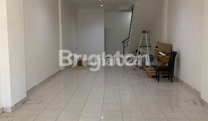 Mutiara Taman Palem 3-Story Ready-to-Occupy Shop House in Cengkareng 2