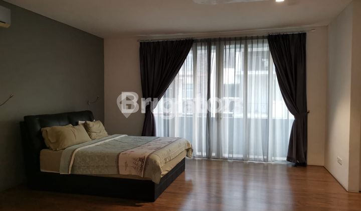 Rumah Springhill Residence Model Town House Kemayoran ada Lift 4 tingkat 2