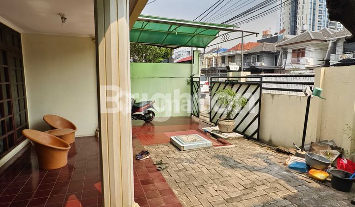 Rumah Taman Ratu Duri Kepa 10 x 20 akses row 2 mobil legah SHM