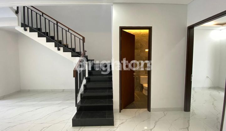 Rumah Brand New Meruya Utara 125m2, KAV DKI Lebar 5 row 2 Mobil Jakarta Barat SHM 2