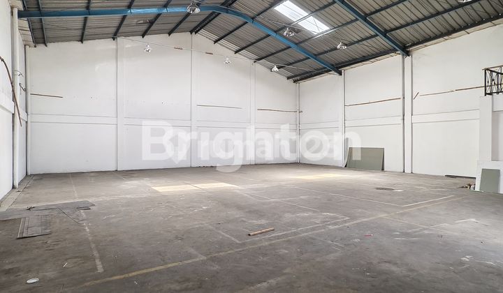 Gudang Cikokol perbatasan Gading Serpong