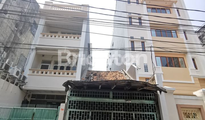 RUMAH TIANG BENDERA Roa malaka tambora Hitung Tanah Saja Bisa KPR nego RUMAH TIANG BENDERA Roa malaka tambora Hitung Tanah Saja Bisa KPR nego