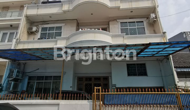 Rumah Jelambar Baru Siap Huni dan Terawat 3 Lantai row 2 mobil Legah