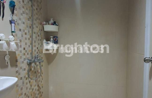 READY-TO-OCCUPY HOUSE IN KELAPA GADING, TIDY, WELL-MAINTAINED IN A COMPLEX WITH 3-CAR ROAD ACCESS. 2