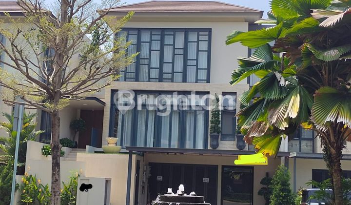 Rumah Nava Park Lebar 13 BSD Full Bangunan Ada Kolam Renang Tangerang