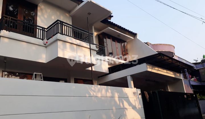 Rumah Slipi Anggrek Garuda Palmerah Luas Tanah 300m2, Siap Huni Terawat 