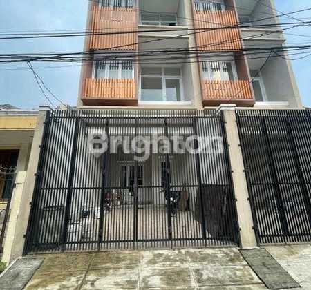 Rumah Tomang 3 Tingkat Row 2 Mobil Jakarta Barat Akses Strategis Shm