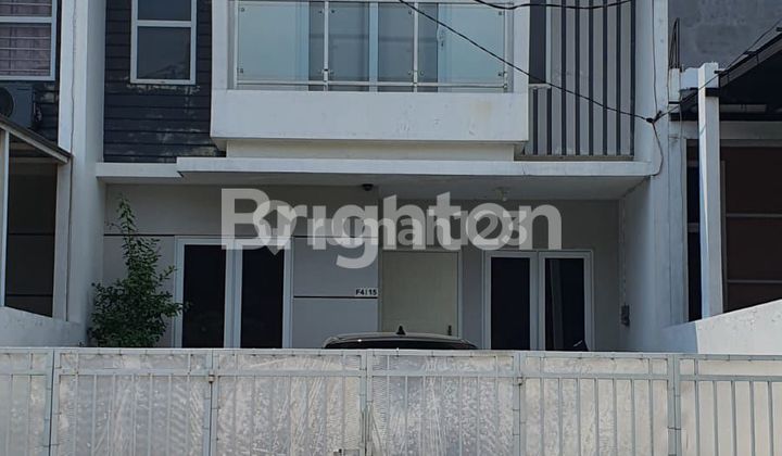 READY-TO-OCCUPY HOUSE IN KELAPA GADING, TIDY, WELL-MAINTAINED IN A COMPLEX WITH 3-CAR ROAD ACCESS.