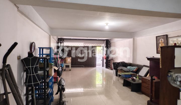 Rumah Model Ruko Swadaya Jelambar 5 x 23 hadap Barat Jakarta Barat Row 3 mobil 2