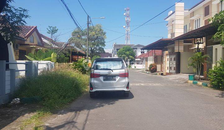 Rumah di kompleks Graha Satelit jl. Sultan Alauddin Mks 1