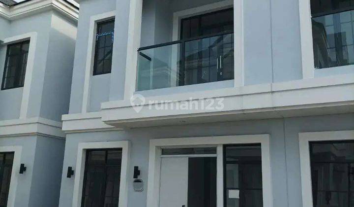 Disewakan murah rumah 3 lantai kosongan, garasi luas di Viridia Lavon 2 1