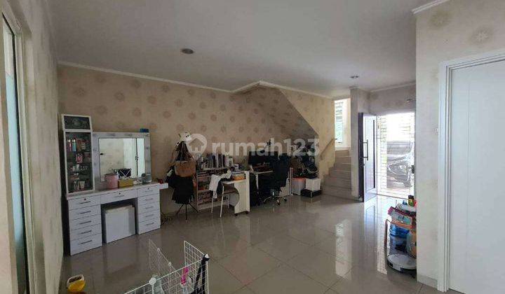 Dijual Rumah Luas Berserta Furnishnya di Cluster Elysia Suvarna Jati 2