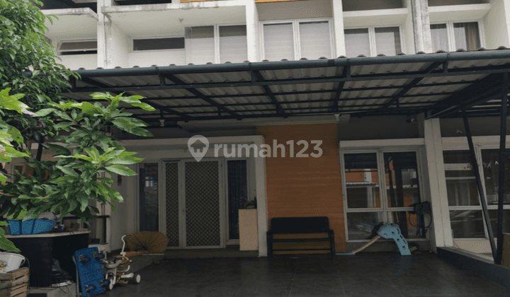 Dijual Rumah Cantik Semi Furnished Cluster Aurora, Citra Raya 1