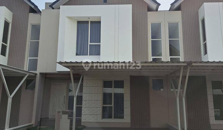 Dijual Rumah Baru Serah Terima, Dekat Dengan Kolam Renang di Cluster Catriona Suvarna Sutera 1