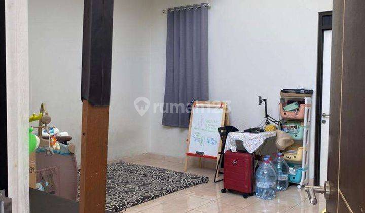 Dijual Rumah 1 Lantai Sudah Renovasi Belakang Semi Furnished di West Portofino Citra Raya 2