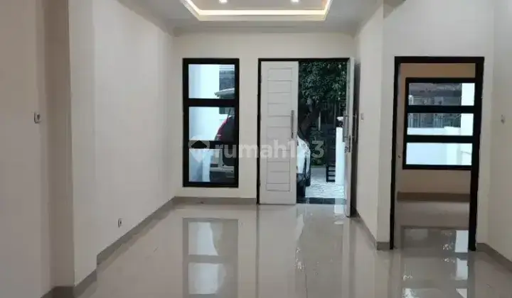 Dijual Rumah Bangunan Mandiri 2 Lantai di Taman Puspa Citra Raya 2