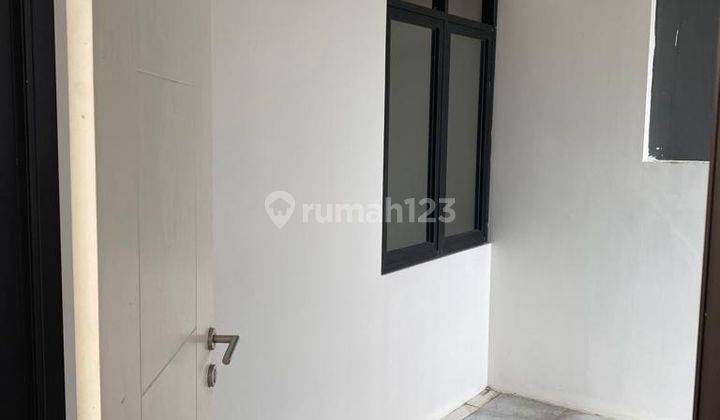 Disewakan rumah 1 lantai 2kt dapur canopy & keramik East Portofino Citra Raya 2