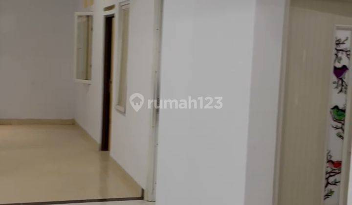 Disewakan rumah 1,5 lantai kamar banyak di Talaga Bestari 1